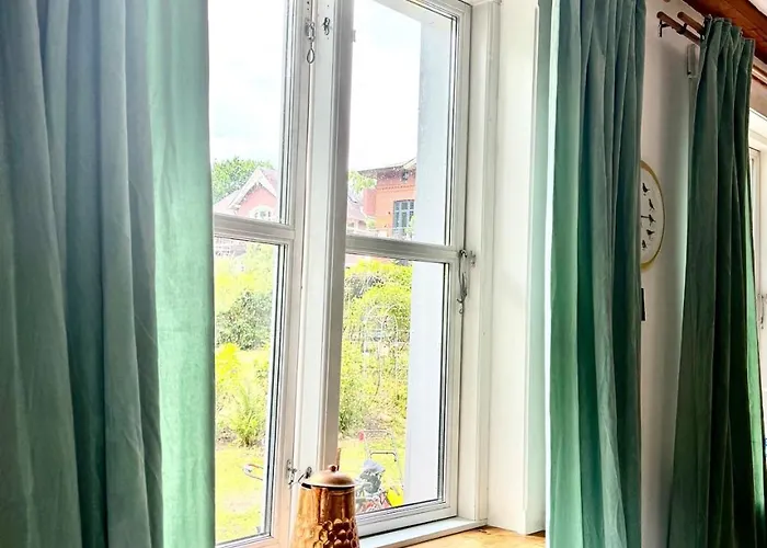 Apartment House At Jenischpark Hamburg